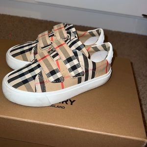 Toddler Authentic Burberry shoes